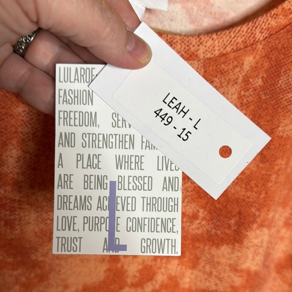 NWT LuLaRoe LEAH DROP SHOULDER CUFF TUNIC Orange Tie Dye Size Large - Picture 4 of 7